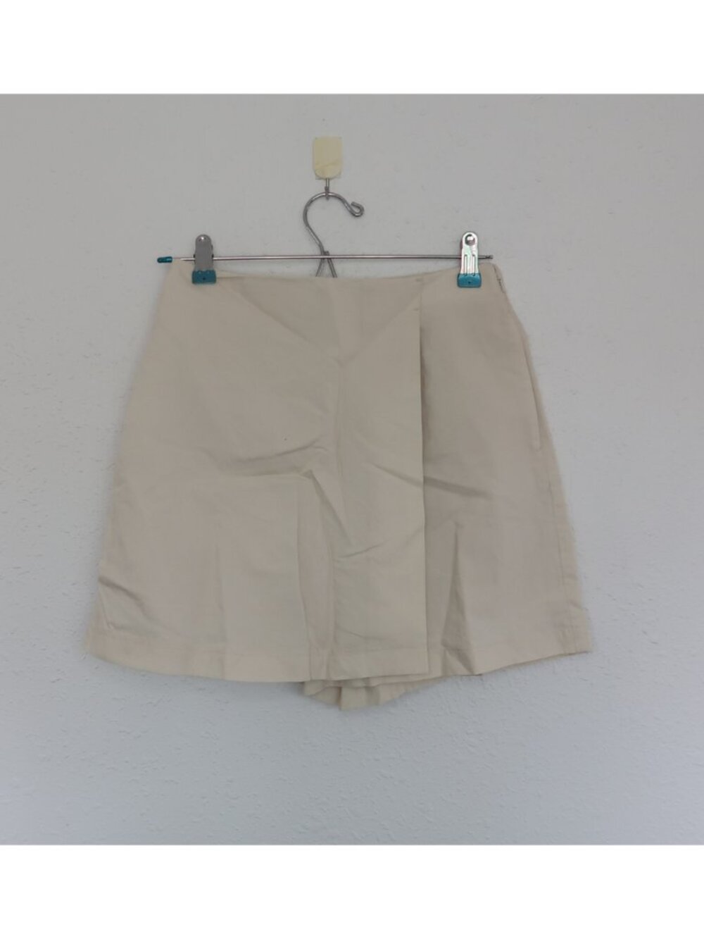 Uniqlo Women's Beige Mini Wrap Skort